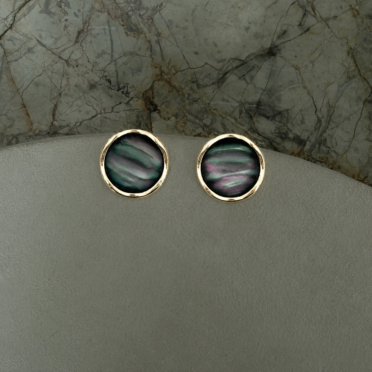 Nebula Round Studs