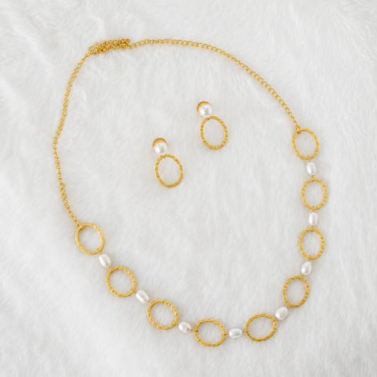 The Alana Pearl Link Set