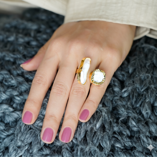 The Aria Lustre Baroque & Moonstone